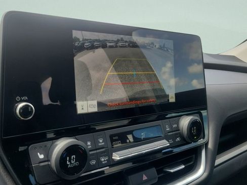 Certified 2024 Toyota Grand Highlander FWD image 17