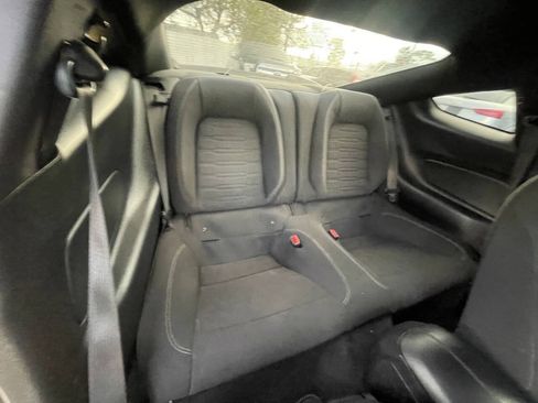 Used 2017 Ford Mustang GT RWD image 14
