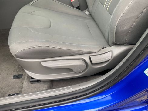 Used 2025 Hyundai Elantra SEL image 23