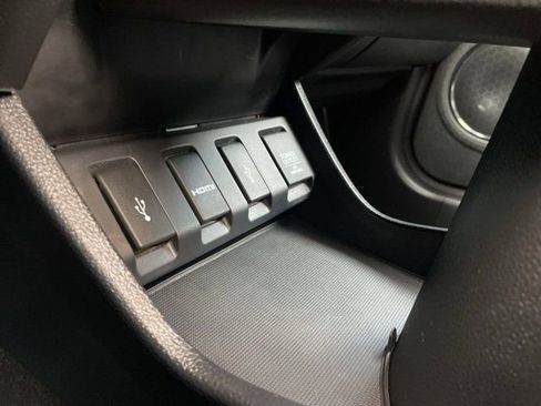 Used 2018 Honda HR-V EX-L image 16