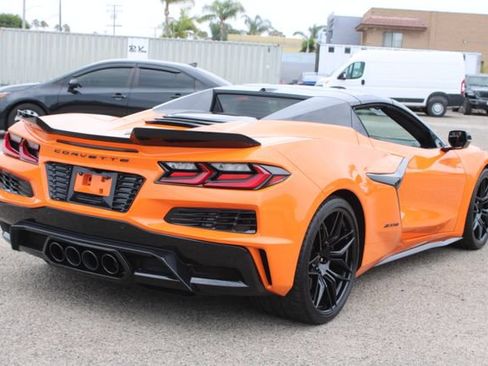 Used 2024 Chevrolet Corvette Z06 w/ Stealth Interior Trim Package RWD image 5