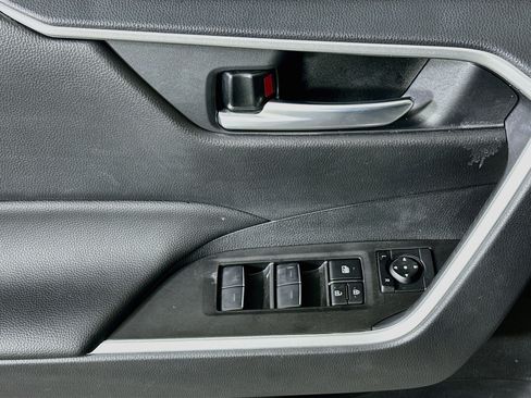 Certified 2025 Toyota RAV4 XLE w/ Convenience Package FWD image 14