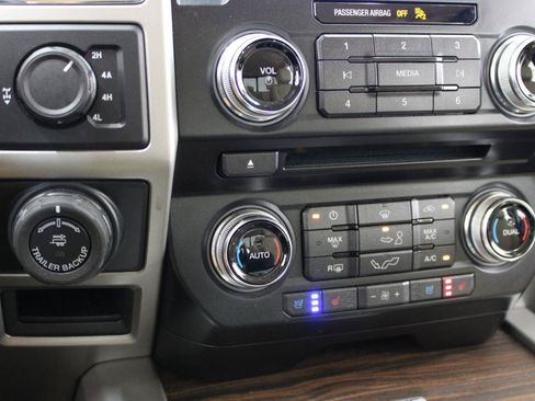 Used 2016 Ford F150 Lariat w/ Equipment Group 502A Luxury AWD/4WD image 79