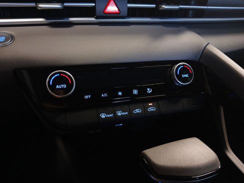 New 2025 Hyundai Elantra Blue image 21