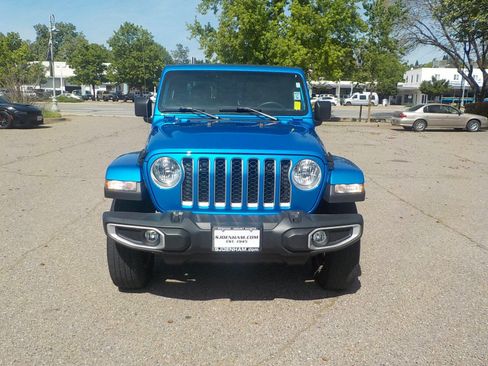 Used 2023 Jeep Gladiator Overland w/ Popular Equipment Package AWD/4WD image 3