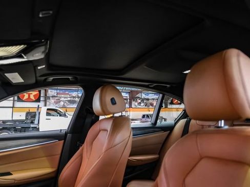 Used 2018 BMW 540i image 32