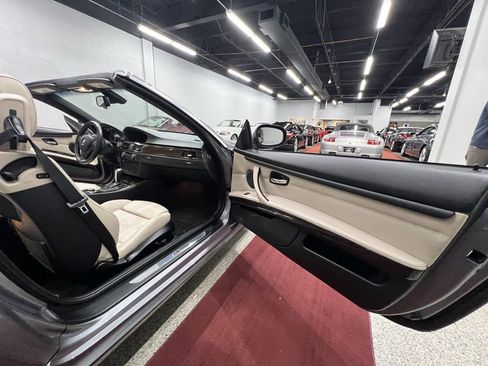 Used 2013 BMW 335i Convertible image 58
