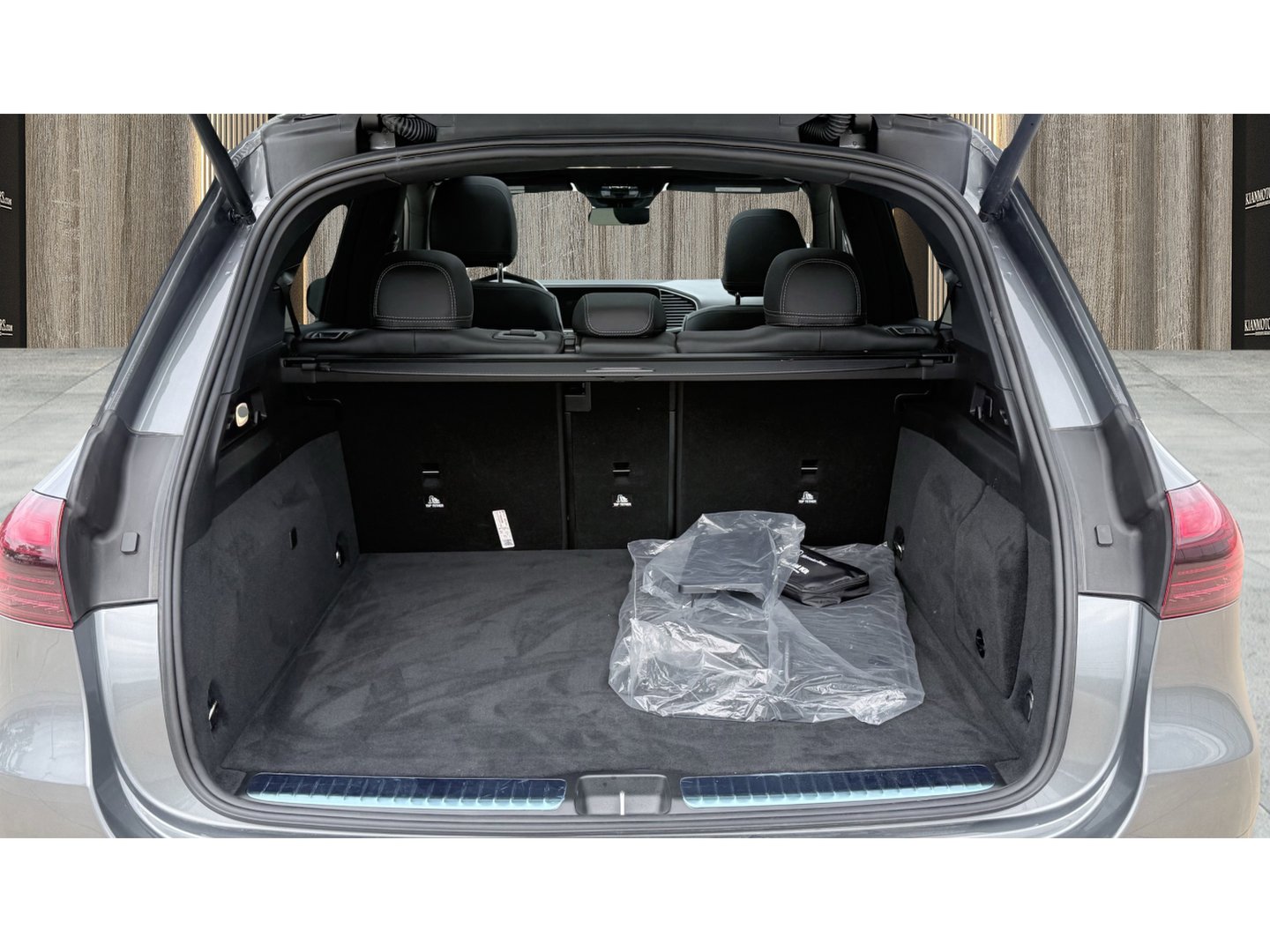 Used 2025 Mercedes-Benz GLE 450e 4MATIC image 17
