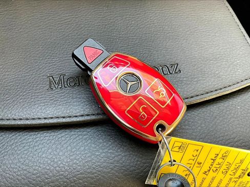 Used 2015 Mercedes-Benz GLK 350 4MATIC image 14