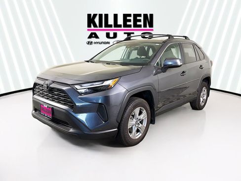 Used 2025 Toyota RAV4 XLE FWD image 3