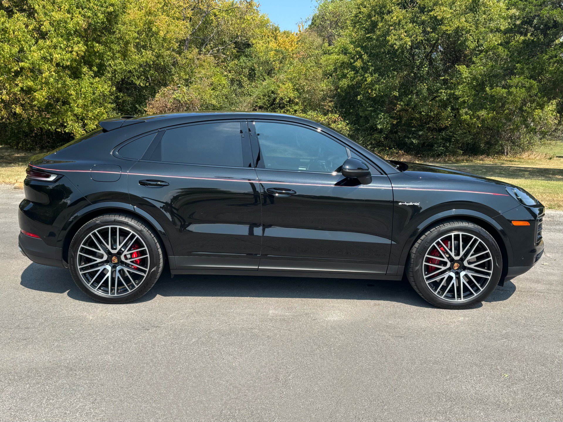 Used 2025 Porsche Cayenne S AWD/4WD image 8