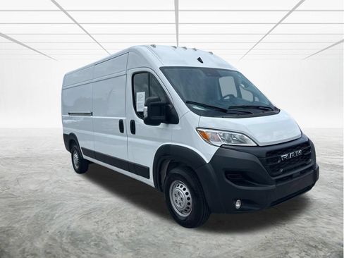 Used 2025 RAM ProMaster 2500 w/ Convenience Group FWD image 2