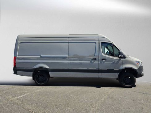 Used 2026 Mercedes-Benz Sprinter 2500 image 2