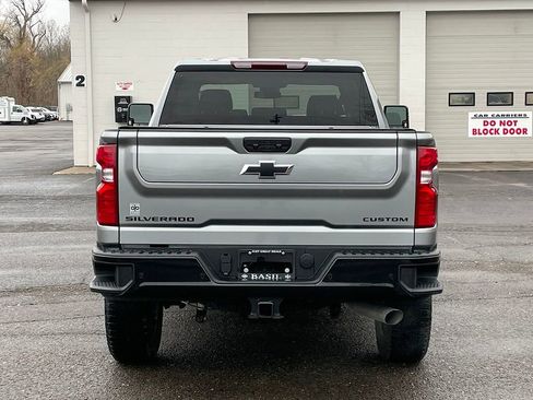Used 2025 Chevrolet Silverado 2500 Custom w/ Custom Value Package image 12