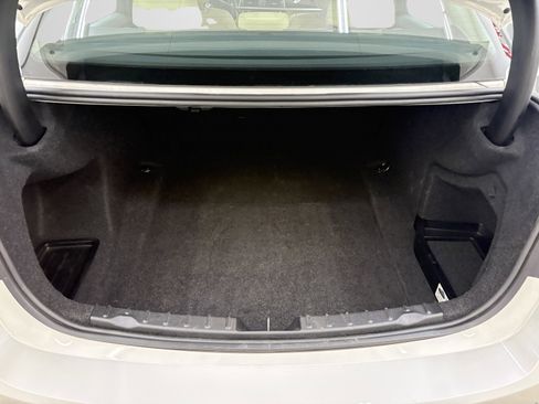 Used 2017 BMW 320i xDrive Sedan image 10