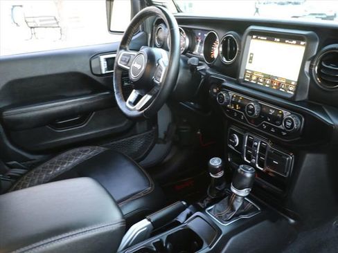 Used 2022 Jeep Gladiator Overland image 14