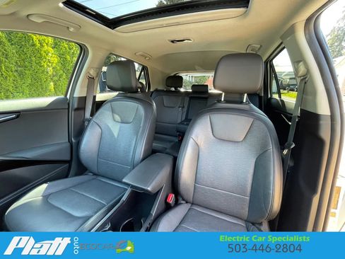 Used 2023 Kia Niro Wave image 38