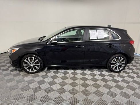 Used 2020 Hyundai Elantra GT w/ Style Package 02 FWD image 3