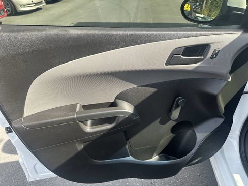 Used 2017 Chevrolet Sonic LT image 17