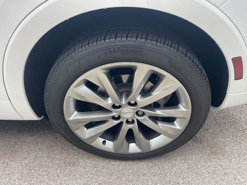 Used 2021 Buick Envision Avenir w/ Technology Package II image 40