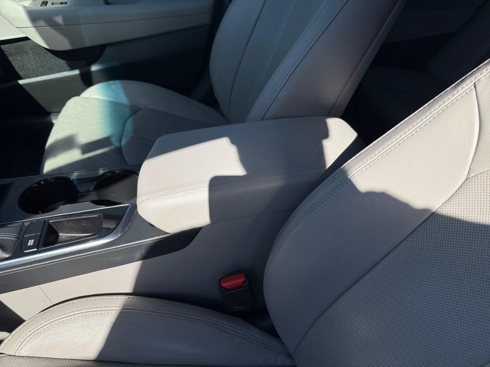 Used 2015 Hyundai Sonata Limited w/ Option Group 05 FWD image 14