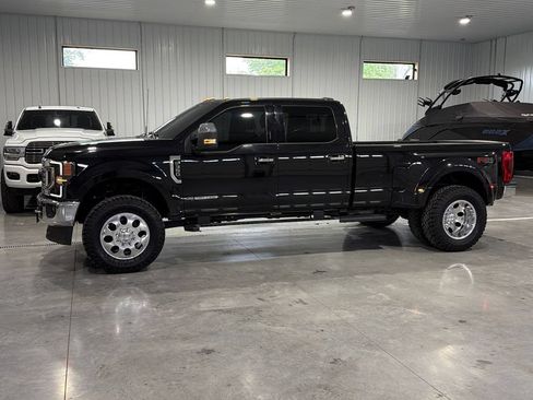 Used 2022 Ford F350 XLT w/ XLT Premium Package AWD/4WD image 2