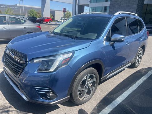 Used 2022 Subaru Forester Touring AWD/4WD image 4