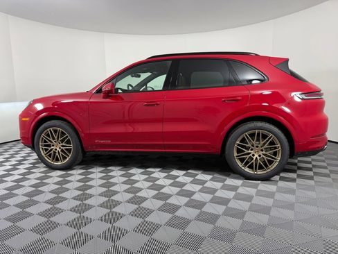 Certified 2026 Porsche Cayenne AWD/4WD image 2