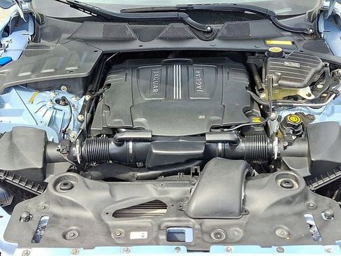 Used 2011 Jaguar XJ image 28