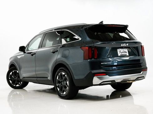 Certified 2024 Kia Sorento S image 30