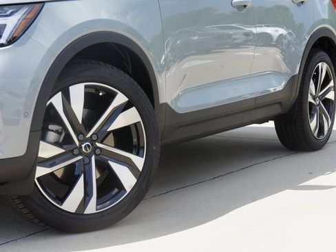 New 2026 Volvo XC40 B5 Ultra w/ Protection Package Premier image 7