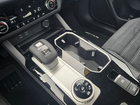 New 2026 Mitsubishi Outlander SE image 12