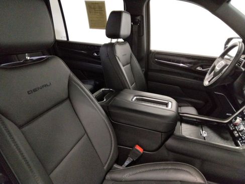 Used 2023 GMC Yukon XL Denali image 45