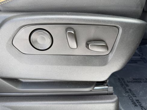 Used 2021 GMC Yukon AT4 w/ Technology Package image 29