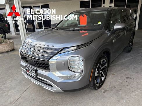 Used 2023 Mitsubishi Outlander SE AWD/4WD image 9
