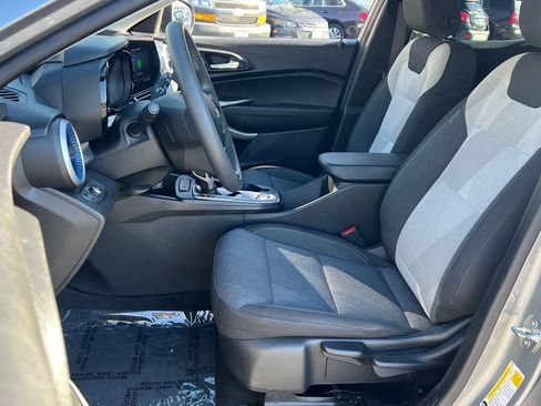 Used 2024 Chevrolet Trax LS w/ Driver Confidence Package image 18