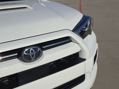 Used 2022 Toyota 4Runner TRD Sport w/ Technology Package image 11