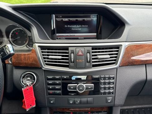 Used 2013 Mercedes-Benz E 350 4MATIC Sedan image 30