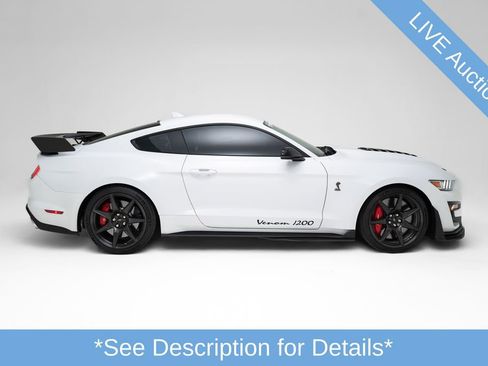 Used 2022 Ford Mustang Shelby GT500 w/ Carbon Fiber Track Pack image 2