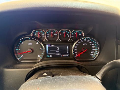 Used 2015 Chevrolet Tahoe LT w/ Luxury Package AWD/4WD image 17
