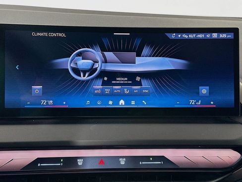 Used 2025 BMW X3 xDrive30i w/ Premium Package image 15