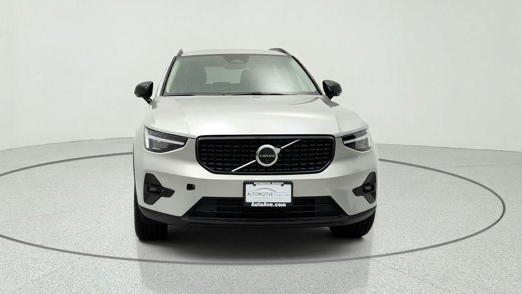 Used 2025 Volvo XC40 B5 Ultra w/ Climate Package AWD/4WD image 2