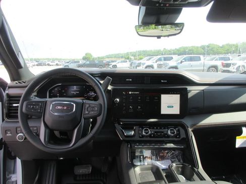 New 2026 GMC Sierra 2500 AT4 w/ AT4 Premium Plus Package AWD/4WD image 17