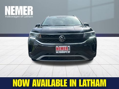 Used 2022 Volkswagen Taos SE AWD/4WD image 6