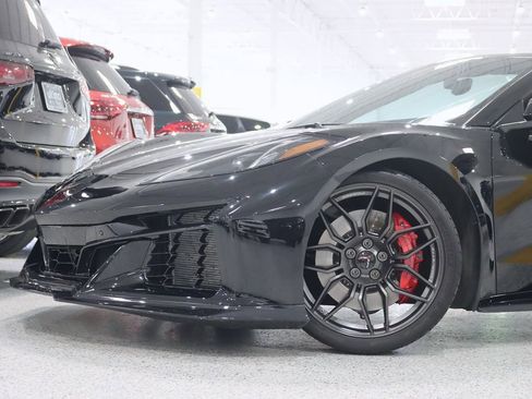 Used 2023 Chevrolet Corvette Z06 w/ Stealth Interior Trim Package RWD image 3