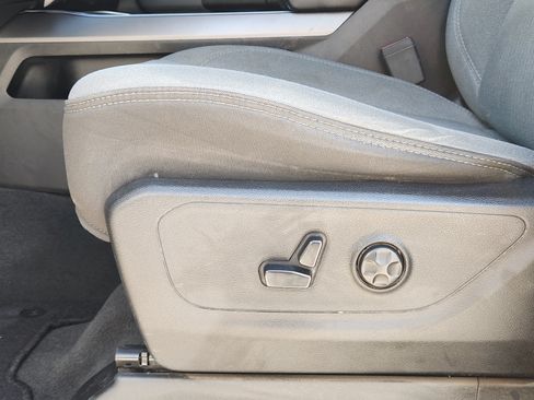 Used 2019 RAM 1500 Big Horn AWD/4WD image 25