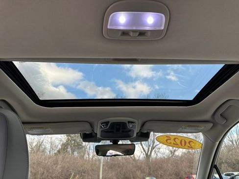 Used 2025 Subaru Legacy Limited image 19