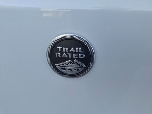 Used 2016 Jeep Wrangler Unlimited Rubicon w/ Connectivity Group image 11