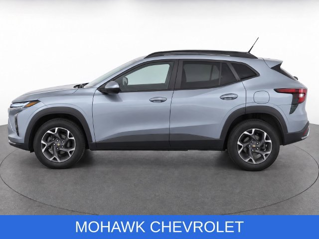 Used 2025 Chevrolet Trax LT w/ Driver Confidence Package FWD image 7