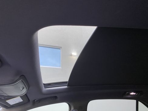Used 2024 Chevrolet Equinox RS w/ RS Leather Package FWD image 32